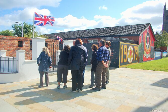 1 Hour Express Belfast Taxi/Cab Tour History, Murals, Troubles - Why this one-hour tour matters in Belfast