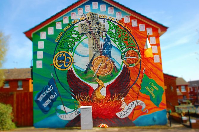 1 Hour Express Belfast Taxi/Cab Tour History, Murals, Troubles - Falls Road and Divis: republican Belfast in 25 minutes