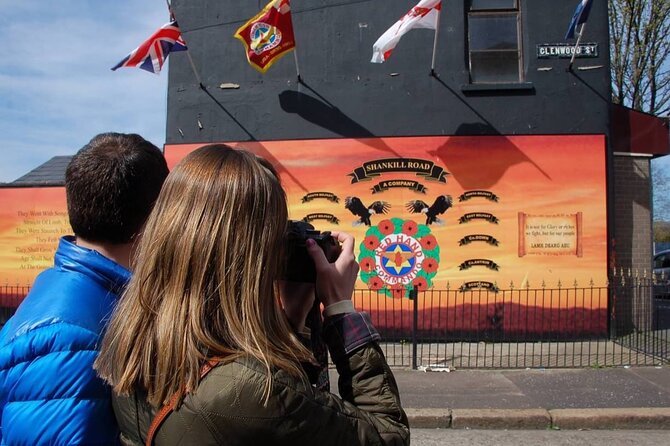 2 Hours Republican & Loyalist Mural Black Taxi Tour from Belfast - Crumlin Road jail and life during The Troubles
