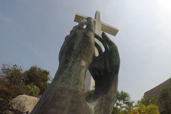 4Hrs City Tour Exclusively for Hotels, Divers, Chapel & Mural. - Guides who make the short schedule work