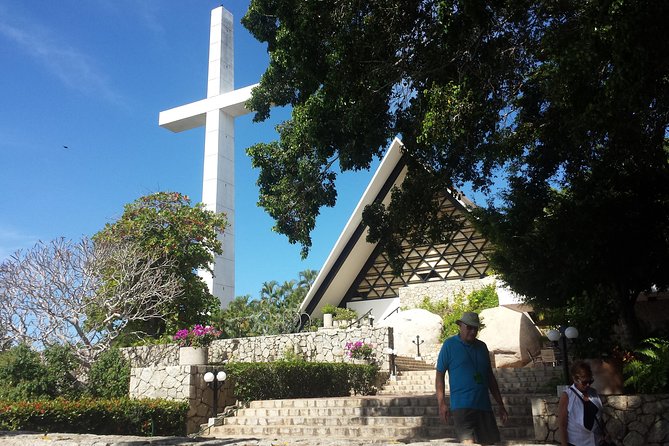 4Hrs City Tour Exclusively for Hotels, Divers, Chapel & Mural. - Casa de los Vientos and Rivera’s mural