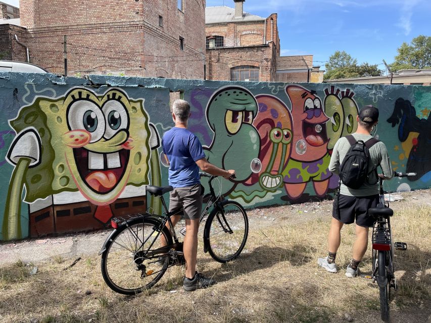 Alternative Bike tour: Graffiti Wall and Peace - A picnic beside the Danube, with room for conversation