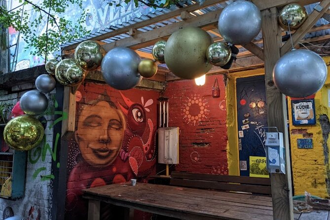 Alternative Hamburg Private Alternative Street Art Tour - How the guide shapes the experience