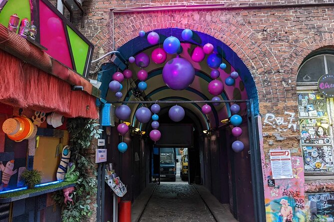 Alternative Hamburg Private Alternative Street Art Tour - Group size, weather, and practical comfort