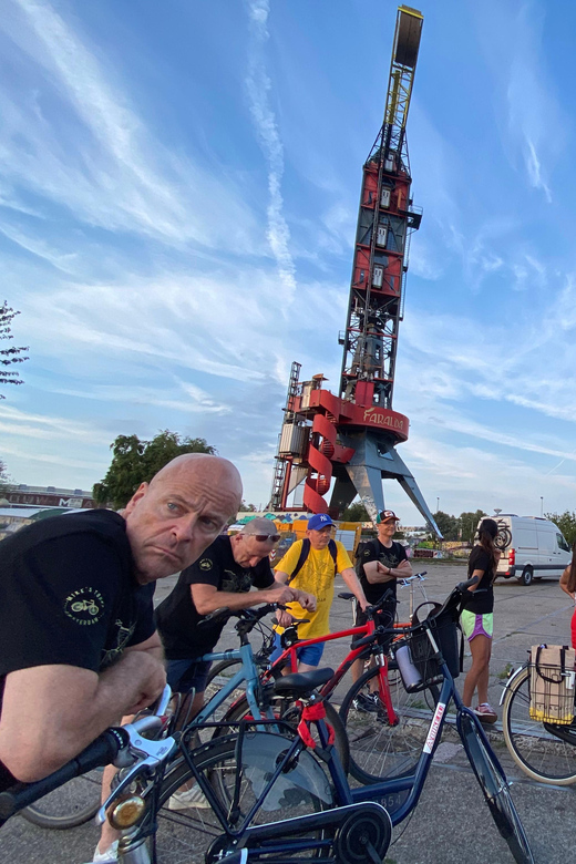 Amsterdam: Urban Bike Tour, Graffiti Art & Magnet Fishing - Key things to know before you pedal off