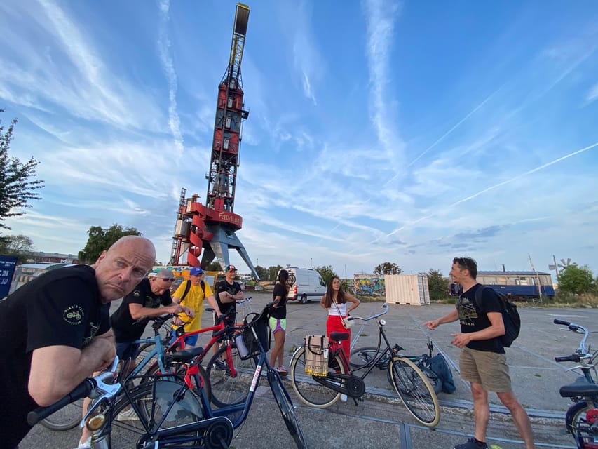 Amsterdam: Urban Bike Tour, Graffiti Art & Magnet Fishing - Prinseneiland and Jordaan: canals, old homes, and magnet fishing
