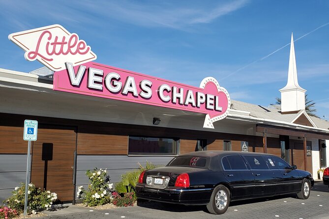 Arts District Eats: Food, Art & Culture Walking Tour in Las Vegas - A quick stop at Main Street Peddlers Antique Mall