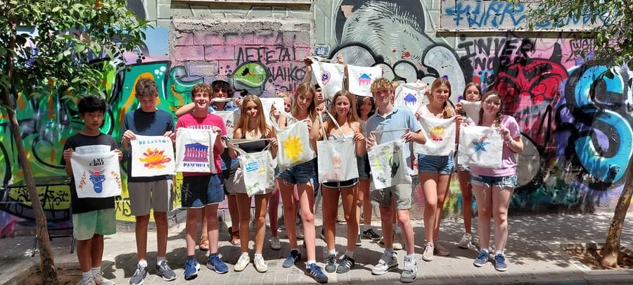 Athens: Graffiti Workshop and Tote Bag Painting Experience - Key points to know