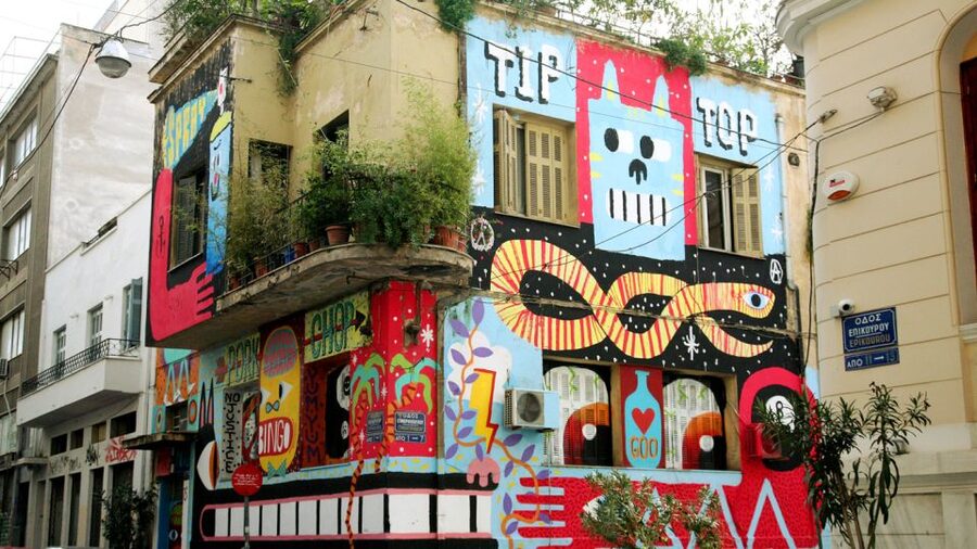 Athens: Street Art Treasure Hunt with Food Stop - Who will enjoy this most