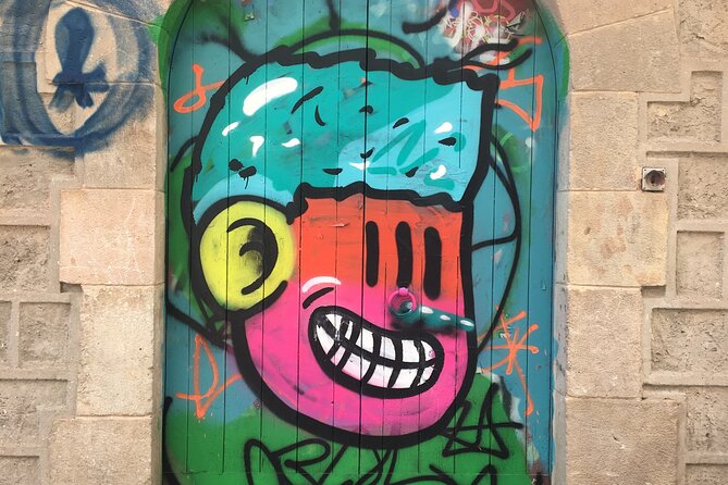 Barcelona Art & Wine: Galleries, Studios & Street Art - El Born and La Ribera: galleries beside old city streets