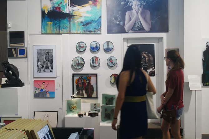 Barcelona Art & Wine: Galleries, Studios & Street Art - The final glass of wine at Artquemy Gallery + Lab