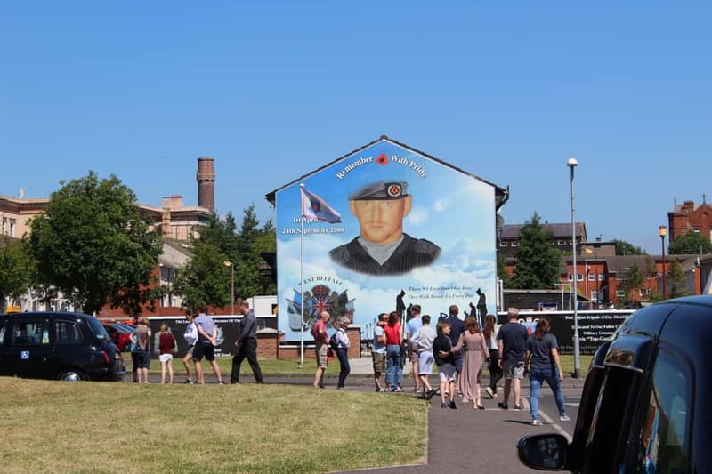Belfast: Famous Murals Private Tour - Shankill Road and the need for balance