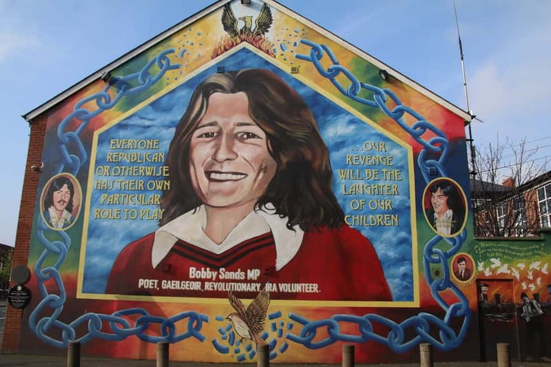 Belfast: Famous Murals Private Tour - Who should book this Belfast tour?