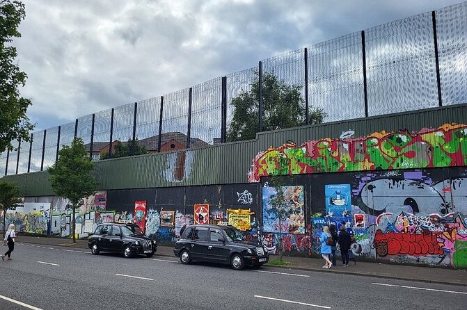 Belfast history of terror & mural 1 hr express private taxi tour - International murals on Divis Street