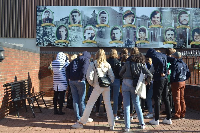 Belfast political history and mural unique private 90 min tour - Why a black cab is the right setting for Belfast’s political past