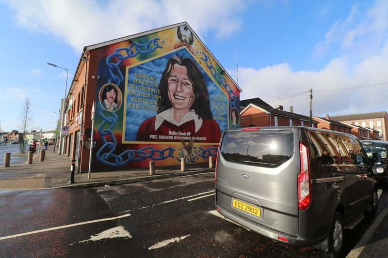 Belfast: Political Mural Taxi Tour - The peace walls and the reality of separation
