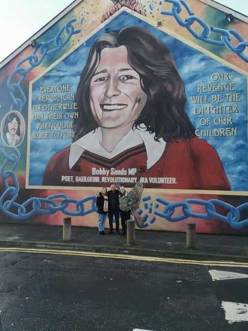 Belfast: Political Mural Taxi Tour - Who should book this political mural tour?