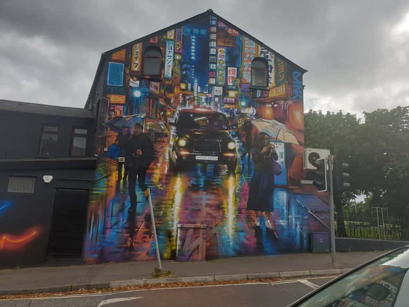 Belfast: Private Black Taxi Cab Political Murals Tour - Albert Street and the Falls Road murals