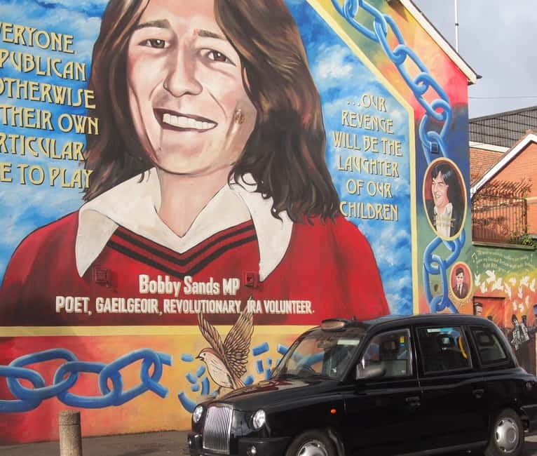 Belfast: Private Black Taxi Cab Political Murals Tour - The Peace Walls and signing your name
