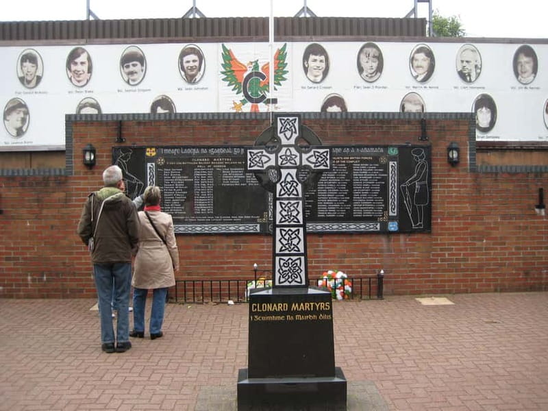 Belfast: Private Black Taxi Cab Political Murals Tour - Practical details before you reserve