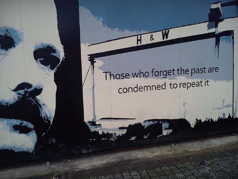 Belfast Troubles : Murals, Street Art, and Peace Wall Tour - The Peace Wall and the gates between communities