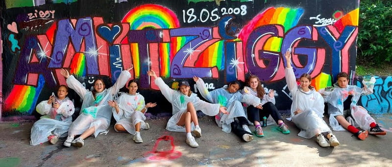 Berlin Graffiti Workshop For Groups & Team-Buildings - Sketchbooks First, Spray Cans Later