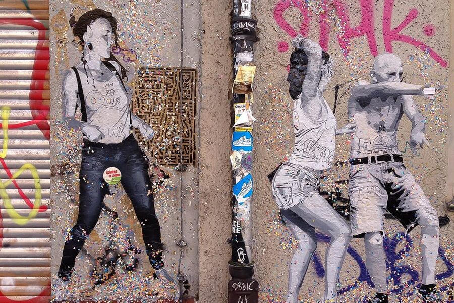 Berlin: Private Kreuzberg Street Art Walking Tour - The politics behind the murals