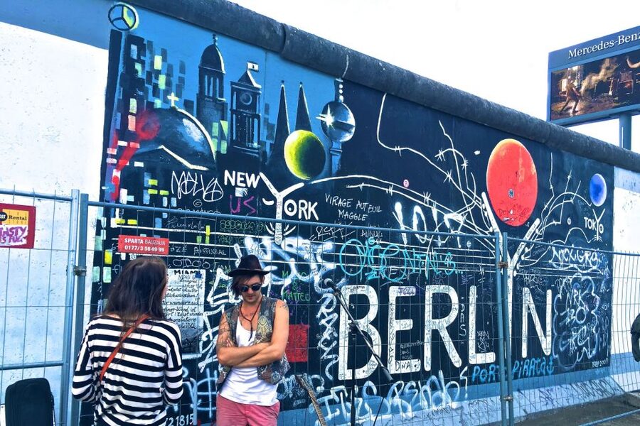 Berlin : Private Street Art Walking Tour (Private Tour) - Hotel pickup and getting around Berlin