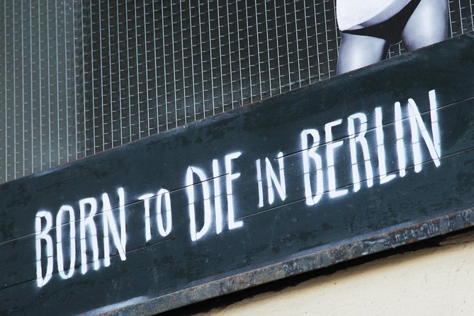 Berlin Street Art & Graffiti Walking Tour - Dircksenstraße: a first lesson in looking up and down