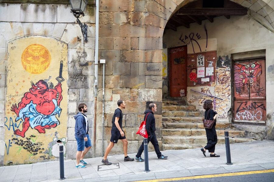 Bilbao: Art District Walking Tour - Timing, language, and group comfort