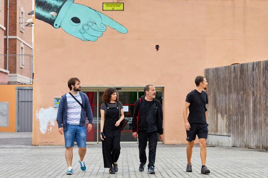 Bilbao: Art District Walking Tour - Walking toward the Guggenheim Museum