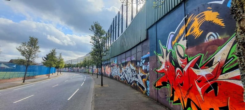 Black Taxi-Style Tour: Murals, Peace Walls & City Highlights - Cathedral Quarter and Freedom Corner