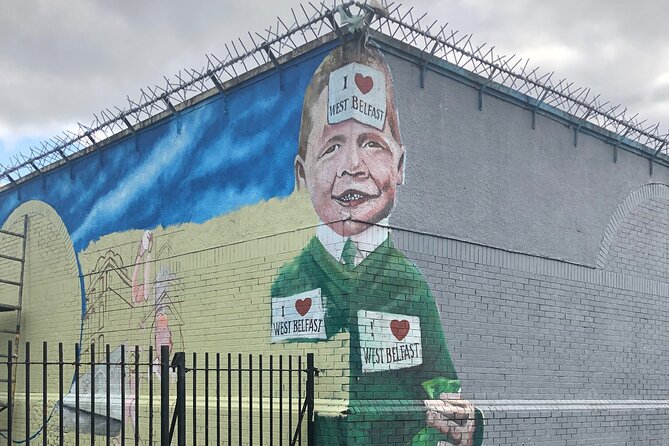 Black Taxi Tour of Belfast – Politics, Murals peace walls Tour - Crossing the Peace Gates to the Shankill Road