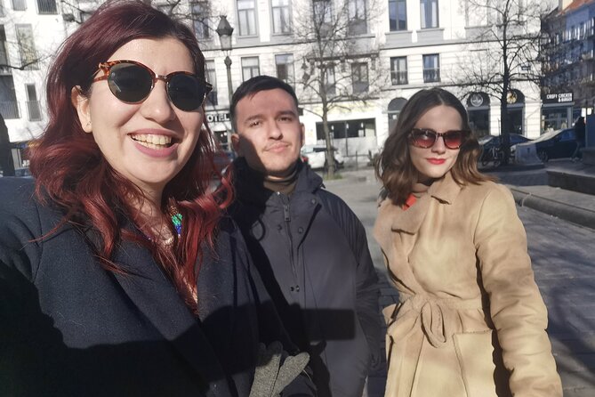 Brussels "Land of Comics": Street Art & Walking Tour - How the smartphone format changes the experience