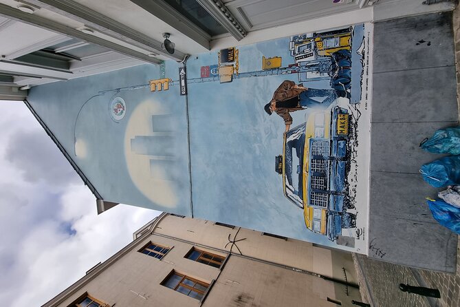 Brussels through its comics murals - Why the $32.02 price can make sense