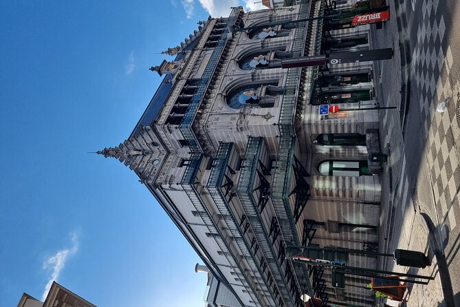Brussels through its comics murals - Rain, pace, and practical preparation