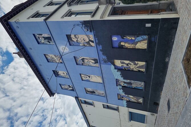 Brussels through its comics murals - Meeting Cédric near Brussels Central Station