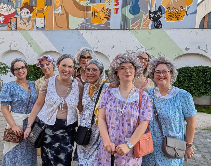 Budapest: Ruin Bars, Street Art, and Jewish Quarter Tour - What the guide adds