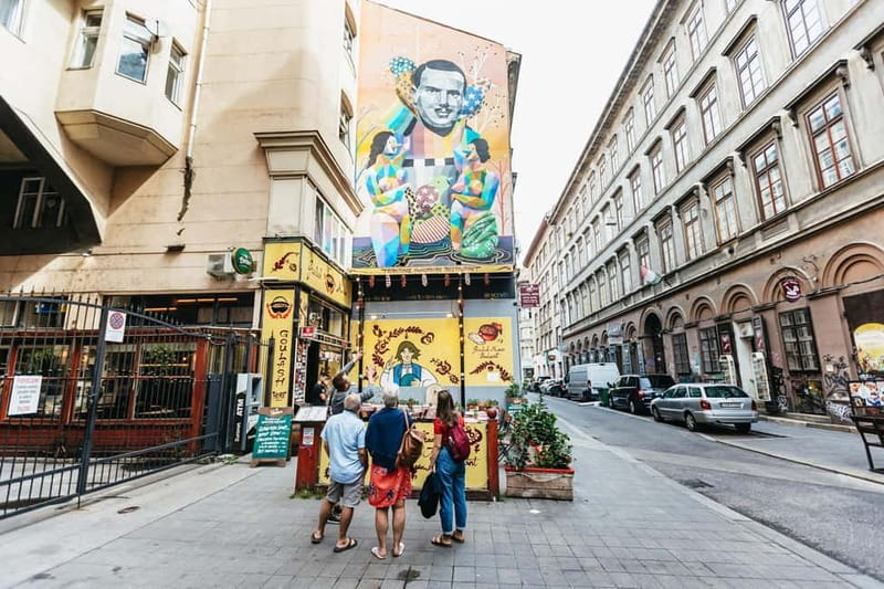 Budapest: Street Art and Underground Movements Walking Tour - Walking through Erzsébetváros and the Jewish Quarter