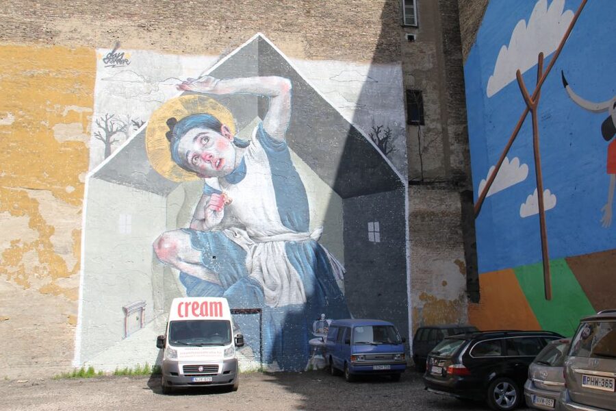 Budapest: Street Art Tour - From Pictures to Politics and Local Life