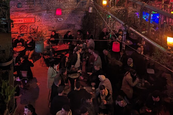 Budapest Vibe: Ruin Bars, Street Art and Culture Tour - Kolodko’s Maci and the pleasure of looking down