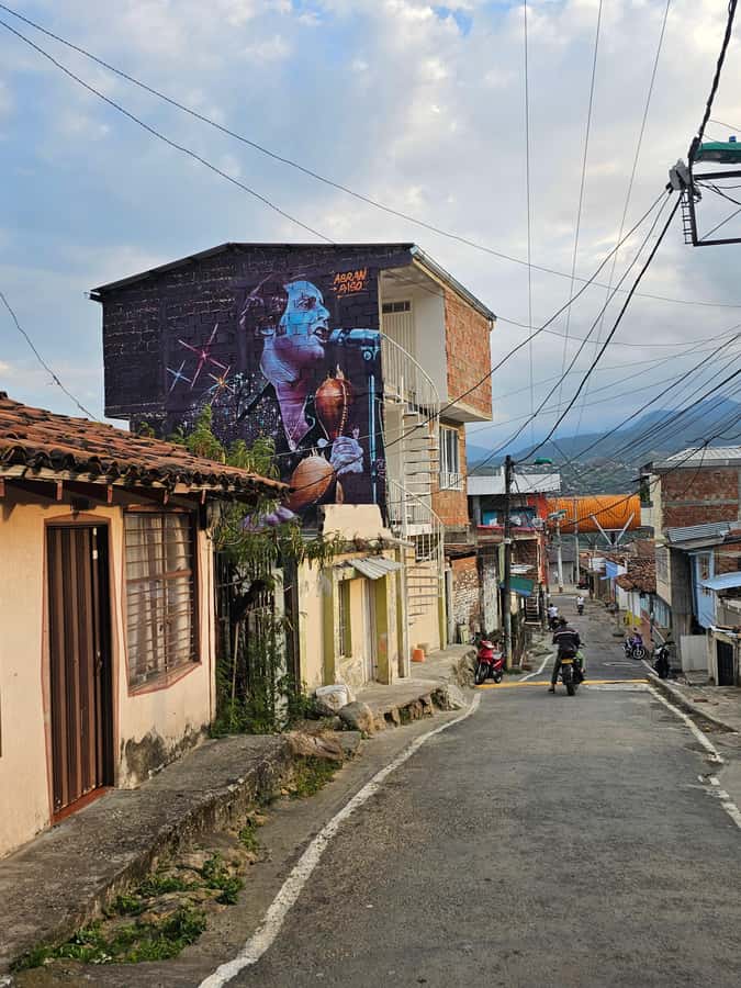 Cali: Comuna 20 Siloé Street Art Tour - Key points to know before you go