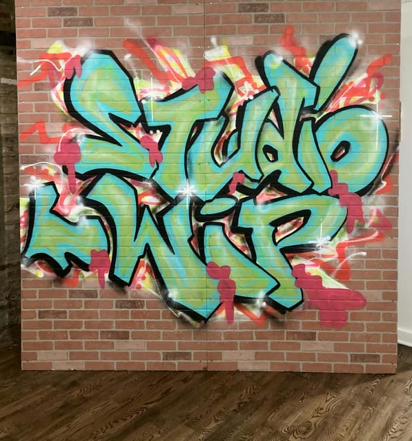Chicago: BYOB Spray Paint and Sip Workshop - What I would bring and how I would approach the canvas
