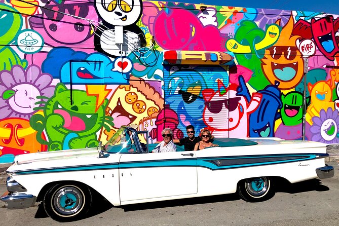 Classic Car Tour of Miami Beach, Wynwood and Little Havana - Ten minutes on Calle Ocho