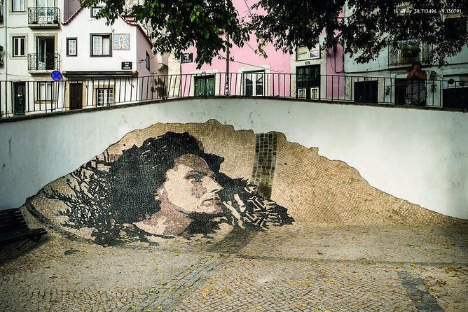 Come and discover with us the largest Urban Art gallery in Portugal - Practical details before you book