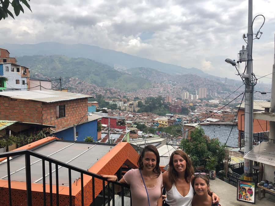 Comuna 13 Neighborhood & Street Art Private Tour - The guide can make or break the experience