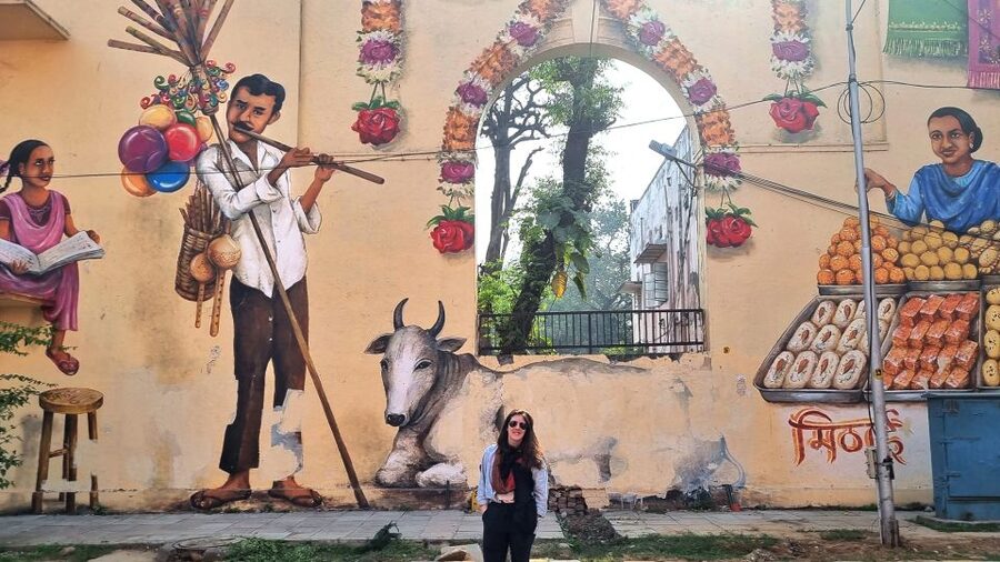 Delhi Street Art Tour: Explore the Murals & Visit a Stepwell - Reading the murals in Lodhi Art District