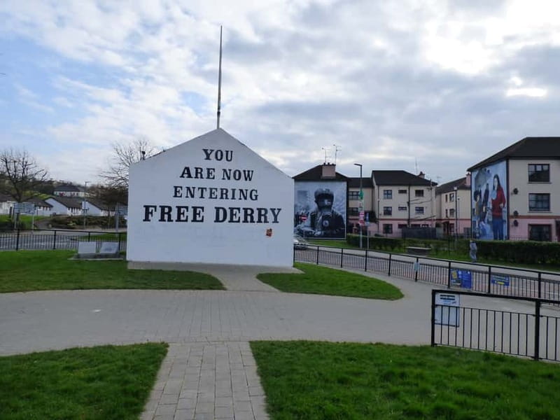 Derry: Bloody Sunday and Bogside Murals Walking Tour - Why the Bogside is the right place to start