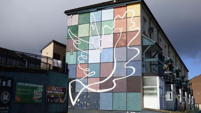 Derry: Bloody Sunday and Bogside Murals Walking Tour - What the guides add to the walk
