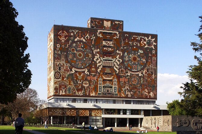 EXCLUSIVE TOUR: Murals+Ciudad Universitaria Stadium-small groups - Why Ciudad Universitaria deserves two hours